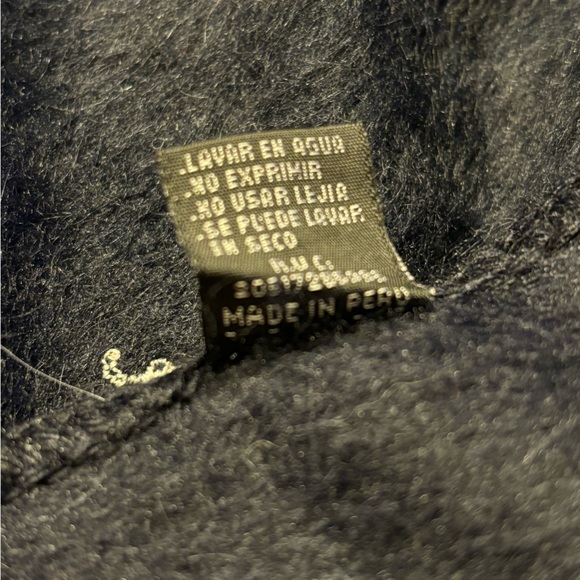 NWT - Alpaca Camargo Scarf - Picture 2 of 4